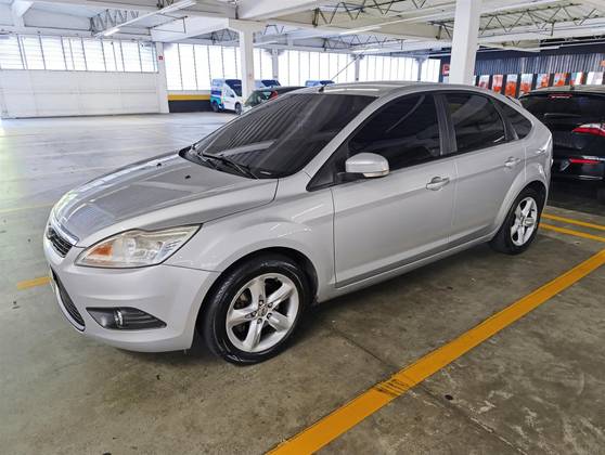 FORD FOCUS 1.6 GLX 16V FLEX 4P MANUAL